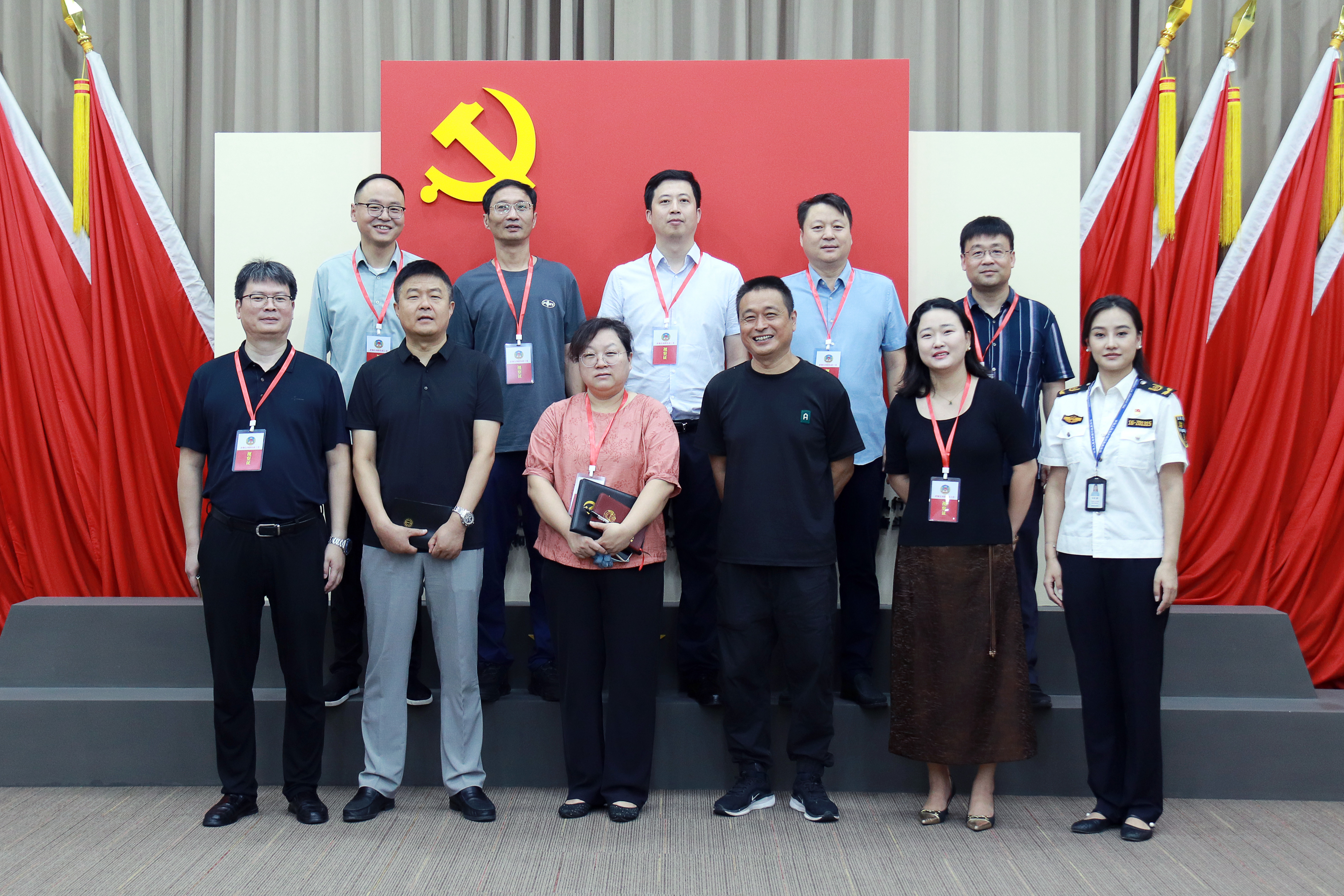 政協(xié)汝河路街道工委“企業(yè)勞資糾紛化解座談會(huì)”在新蒲建設(shè)集團(tuán)召開
